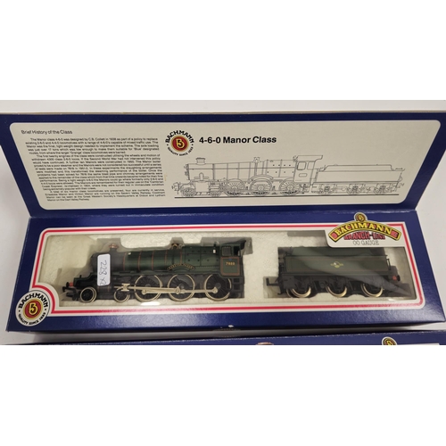 228 - Two Bachmann Branch-line 00 gauge boxed locomotives and tenders to include 31.302 4-6-0 Manor class ... 