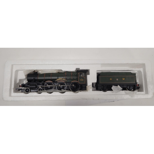 230 - Two Bachmann Branch-line 00 gauge boxed locomotives and tenders to include 31-776 Modified Hall 7915... 