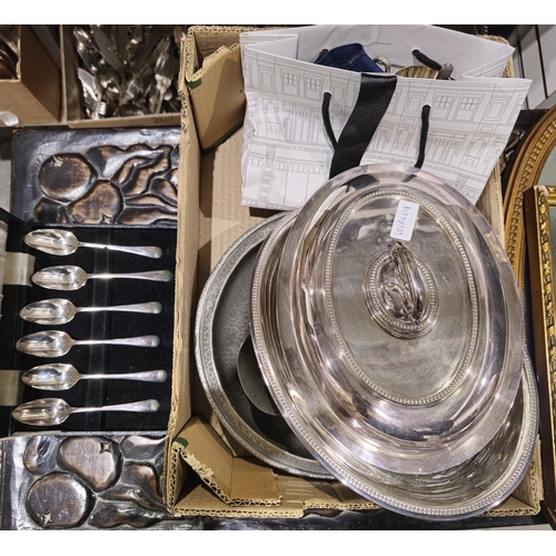 265 - Silver-plated entree dish, set of six silver-plated grapefruit spoons, cased and other metalware (1 ... 