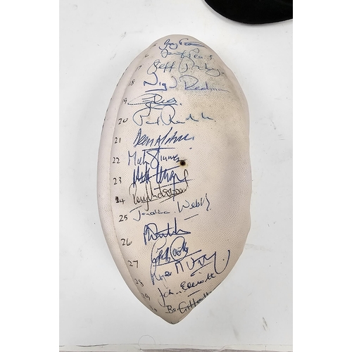 140 - Signed Gilbert rugby ball with 31 signatures of the England World Cup squad for 1991, including Jona... 