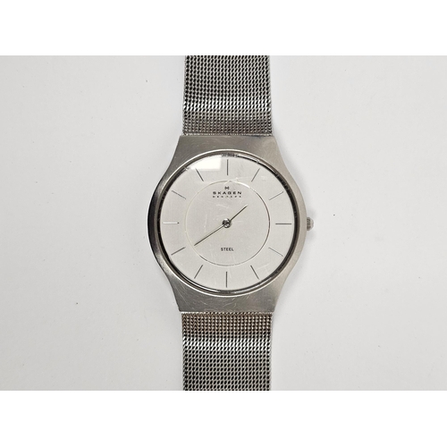 184A - Skagen (Denmark) gentleman's wristwatch, with stainless steel strap, warranty dated 2007, model no. ... 