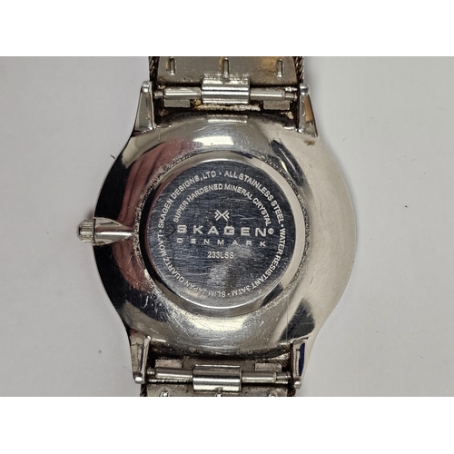 184A - Skagen (Denmark) gentleman's wristwatch, with stainless steel strap, warranty dated 2007, model no. ... 