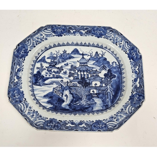 99 - Chinese export blue and white porcelain serving dish, late 18th century, painted with figures before... 