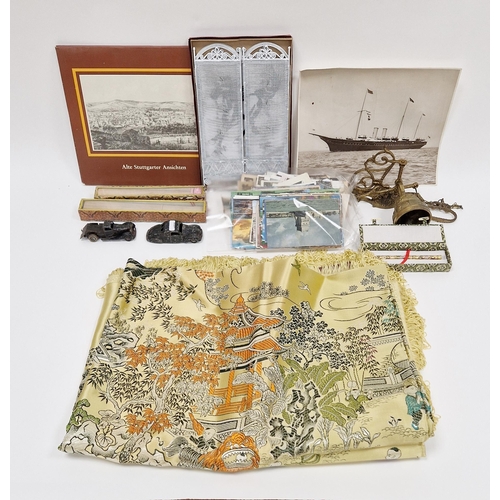 139 - Modern machine made Chinese table cover/wall hanging with a fringe, two boxed souvenir fans, a boxed... 