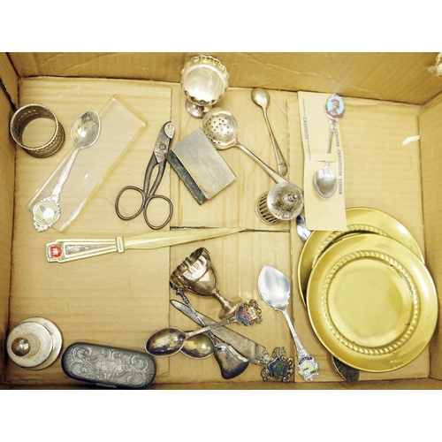 402 - Collection of metalware, including 19th century hot water pot with fruitwood handle, candle snuffers... 