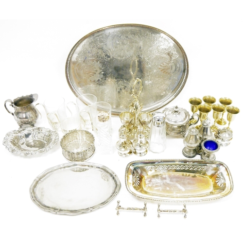 419A - Quantity of plated ware,including trays, cruets, egg cups on stand, napkin rings, etc