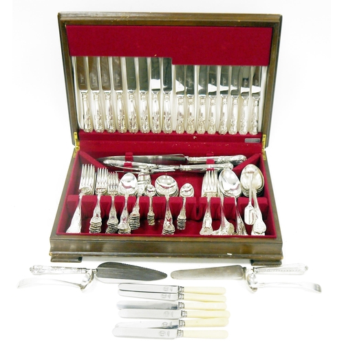 422 - 20th century silver plated canteen of cutlery and a selection of other flatware to include a marrow ... 