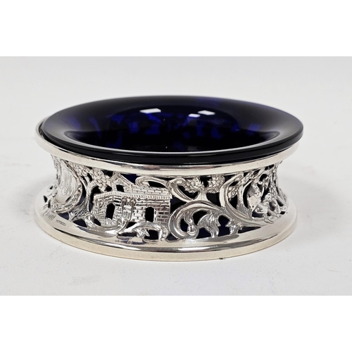 442A - Early 20th century miniature silver dish ring of typical form decorated figures, buildings, animals ... 