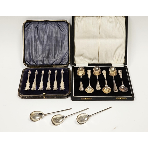 515 - Set of six silver seafood picks, Sheffield 1910, in fitted case, a set of three teaspoons, Birmingha... 