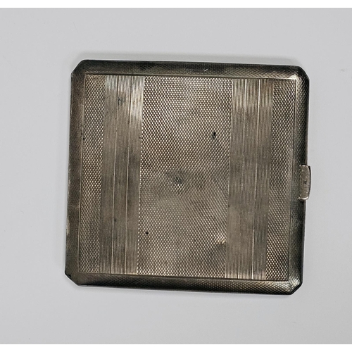 535 - Elizabeth II silver cigarette case with Art Deco-style engine-turned decoration, gilt interior, Birm... 