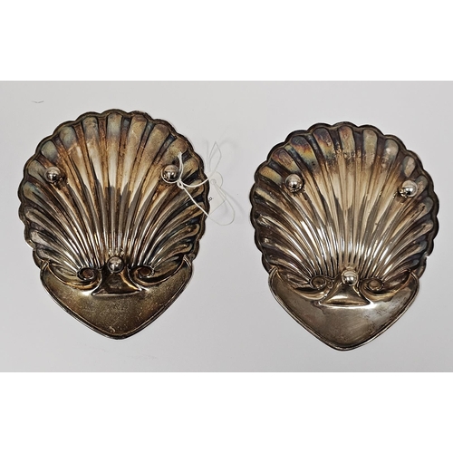 537 - Pair of George V silver scallop-shaped butter dishes, Birmingham 1912 by Wilmot Manufacturing Co, 2.... 