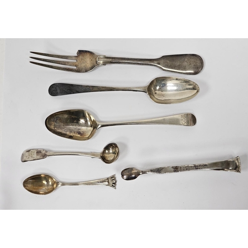 583 - Pair Georgian silver spoon-end sugar nips, two various silver dessert spoons, Old English pattern, a... 