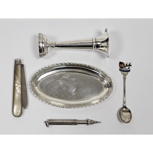 611 - A collection of silver objects, including a silver propelling pencil, by Sampson Mordan & Co; a silv... 