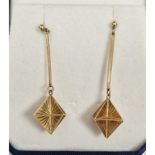 772 - Pair 9ct gold pendant drop earrings, having trapezoid panel drop on plain bar, approx 3.7g