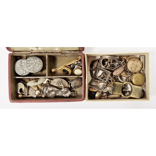 780 - Quantity small silver buckles, silver-coloured metal pendant, collar studs, cufflinks and similar it... 