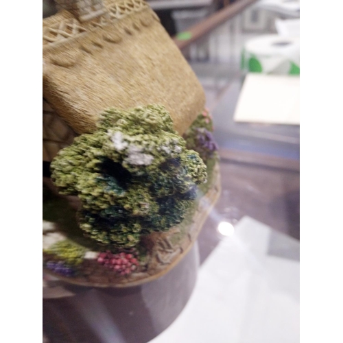 59 - Collection of Lilliput Lane models of houses, castles and villages, including Britain's Heritage, Vi... 