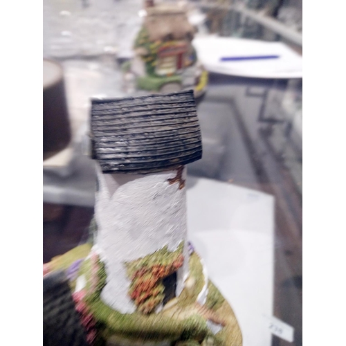 59 - Collection of Lilliput Lane models of houses, castles and villages, including Britain's Heritage, Vi... 