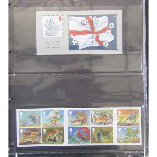 149 - GB & world stamps: large boxed accumulation of 6 folders/albums including collections of purposed 50... 