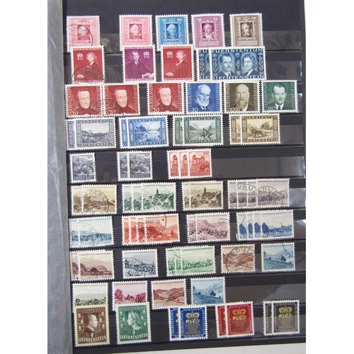 152 - Liechtenstein stamps: Large blue stockbook and maroon purposed Lindbergh album (1945-78) of mint & u... 