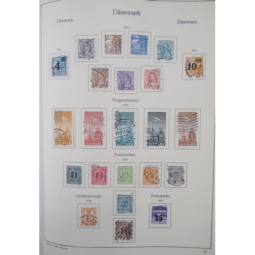 181 - Stamps of Denmark: Green album and large stock-book of definitives, commemoratives, official, parcel... 