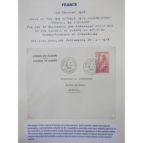 186 - Stamps of France: Box of 4 albums of definitive, commemorative, Red Cross, Counseil de Europe, UNESC... 