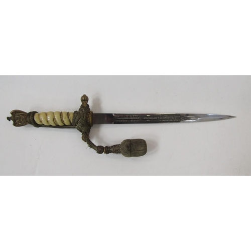 248 - WWII German Navy (Kriegsmarine) officer's dress dagger, made by Eickhorn Solingen with squirrel logo... 