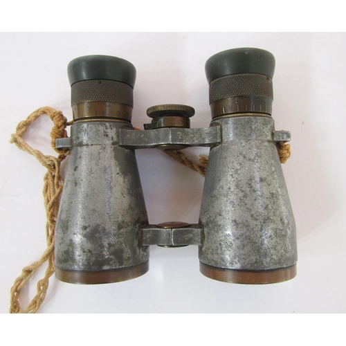 254 - WWI era Fernglas 08 C.P Goerz military binoculars, made in Germany, numbered 155286, together with a... 