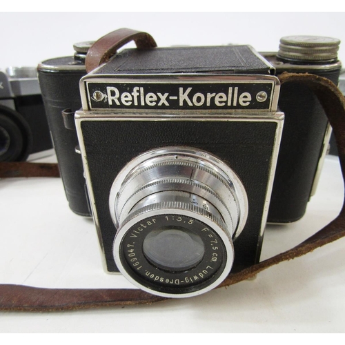 265 - Reflex-Korelle SLR camera, with Victar 1:3,5 f=7.5cm lens, together with a Voigtlander Bessamatic, Z... 