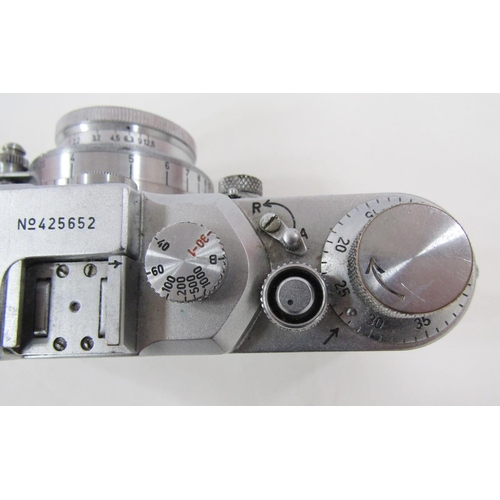 270 - Leica IIIc rangefinder camera, serial number 425652, 1946/47, with Leitz Summar f=5c, 1:2 lens, no 4... 