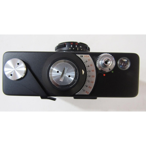 278 - Rollei 35 LED compact camera, made in Singapore, with Rollei Triotar 3,5/40 lens, in original case, ... 