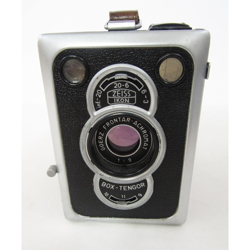 283 - Assorted box cameras, early 20th century and later, to include Coronet Conway, Zeiss Ikon Goerz Fron... 