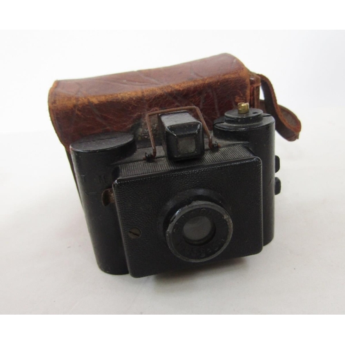 285 - Sida Standard miniature camera, in original leather case, together with a Zeiss baby box Tengor and ... 