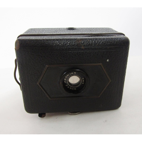 285 - Sida Standard miniature camera, in original leather case, together with a Zeiss baby box Tengor and ... 