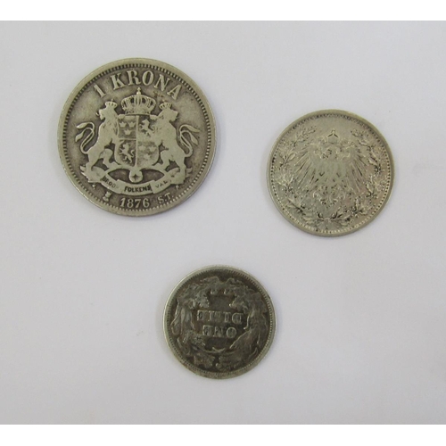 307 - Silver world and English coins, George IV Crown, laurette head left, rev St George and Dragon date (... 