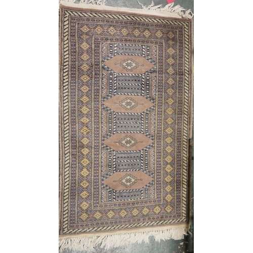 1210 - Small Eastern kelim with chevron and lozenge design, 96cm x 58cm, an Eastern small wool rug, mushroo... 