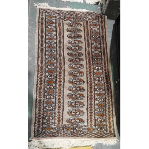 1210 - Small Eastern kelim with chevron and lozenge design, 96cm x 58cm, an Eastern small wool rug, mushroo... 