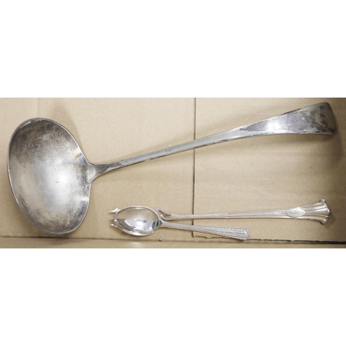 306 - Assorted silver plated wares to include a swing handled bonbon dish, serving ladle, Guerney cream li... 