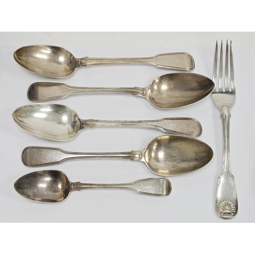 358 - Set of three George III silver serving spoons, London 1808 William Chawner, 22cm long, fiddle and th... 