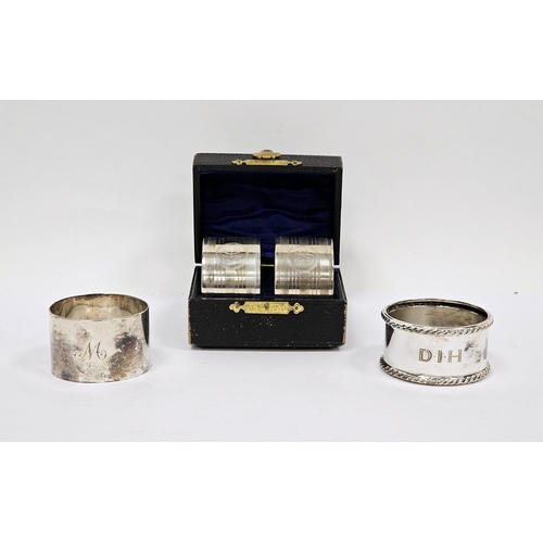 417 - Pair of George V silver napkin rings, Birmingham 1918, George Unite, with engine-turned concentric d... 