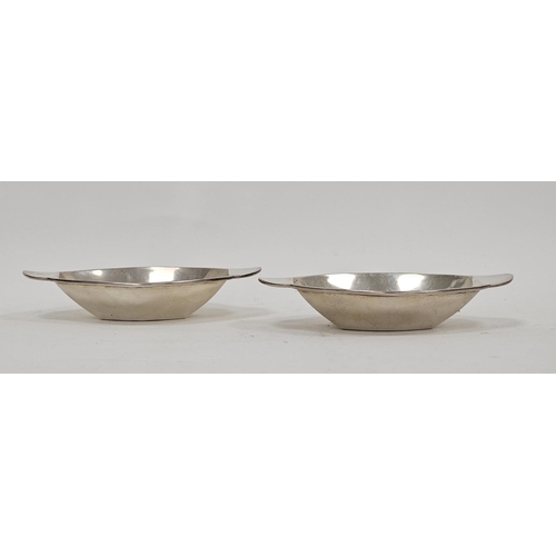 424 - George V Art Deco Pair of Silver Dishes, Henry Clifford Davis, Birmingam 1935, the oval bodies of pl... 