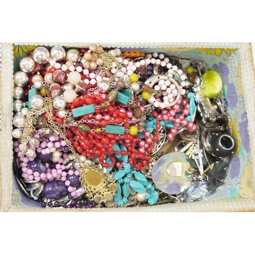 518 - Large quantity of costume jewellery to include bangles, brooches, necklaces etc in stringwork sewing... 