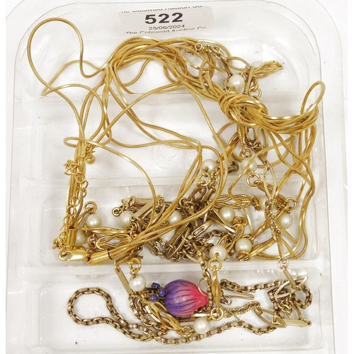 522 - Quantity of costume jewellery to include gilt metal necklaces etc.(1 tray)