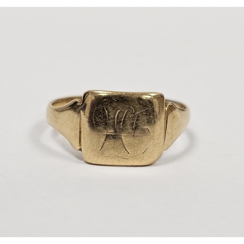 576 - 18ct gold signet ring with square top, initials worn 5.5g approx size S