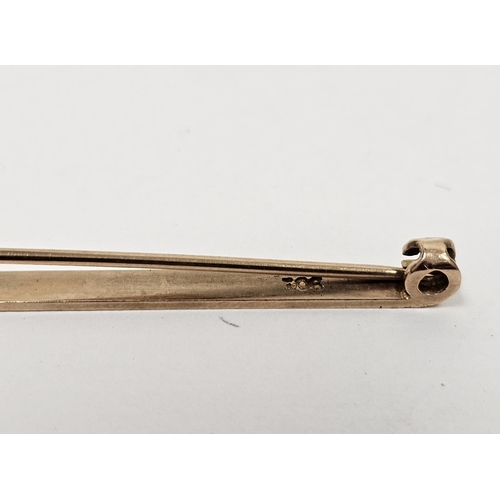 579 - Two 9ct gold plain tie bars and another 9ct gold tie bar with engine turned decoration 6.9g total ap... 