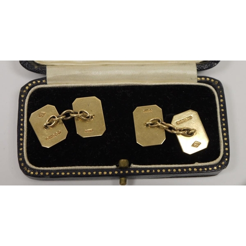 612 - 9ct gold double-rectangular and chain cufflinks in Waite & Son, Cheltenham, box