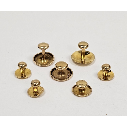 682 - Set of three 15ct gold studs 2.9g approx and four various 18ct gold studs 5.7g approx