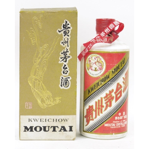 727 - A vintage 500ml bottle of Kweichow Moutai 53% vol. Chinese liqueur in original box