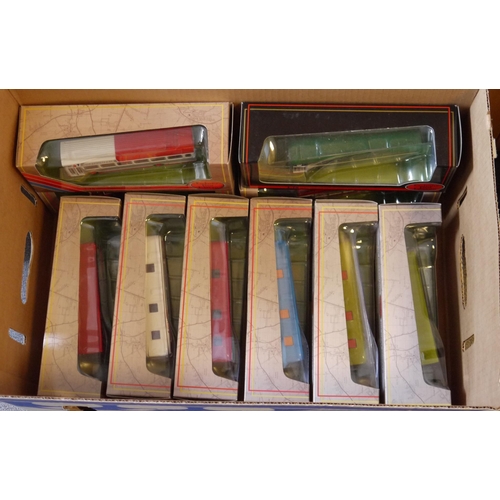 347 - Boxed EFE 'Exclusive First Editions' diecast buses, 1:76 scale, including Bristol Re11 West Yorkshir... 