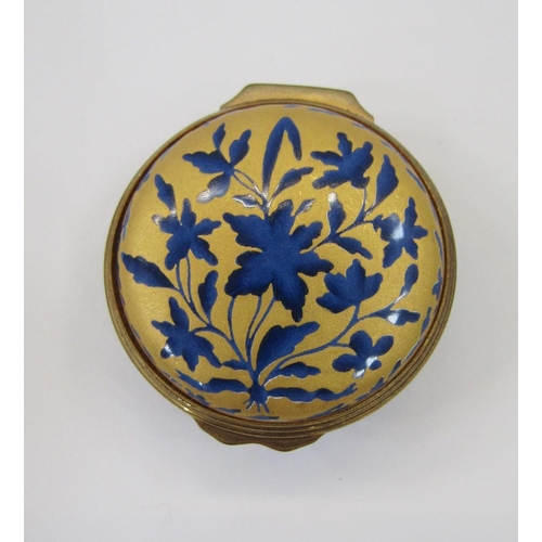 41J - Halcyon Days travelling clock, blue and gold enamel, a similar trinket box, a white lidded pot decor... 