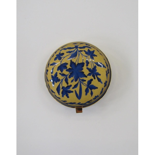 41J - Halcyon Days travelling clock, blue and gold enamel, a similar trinket box, a white lidded pot decor... 